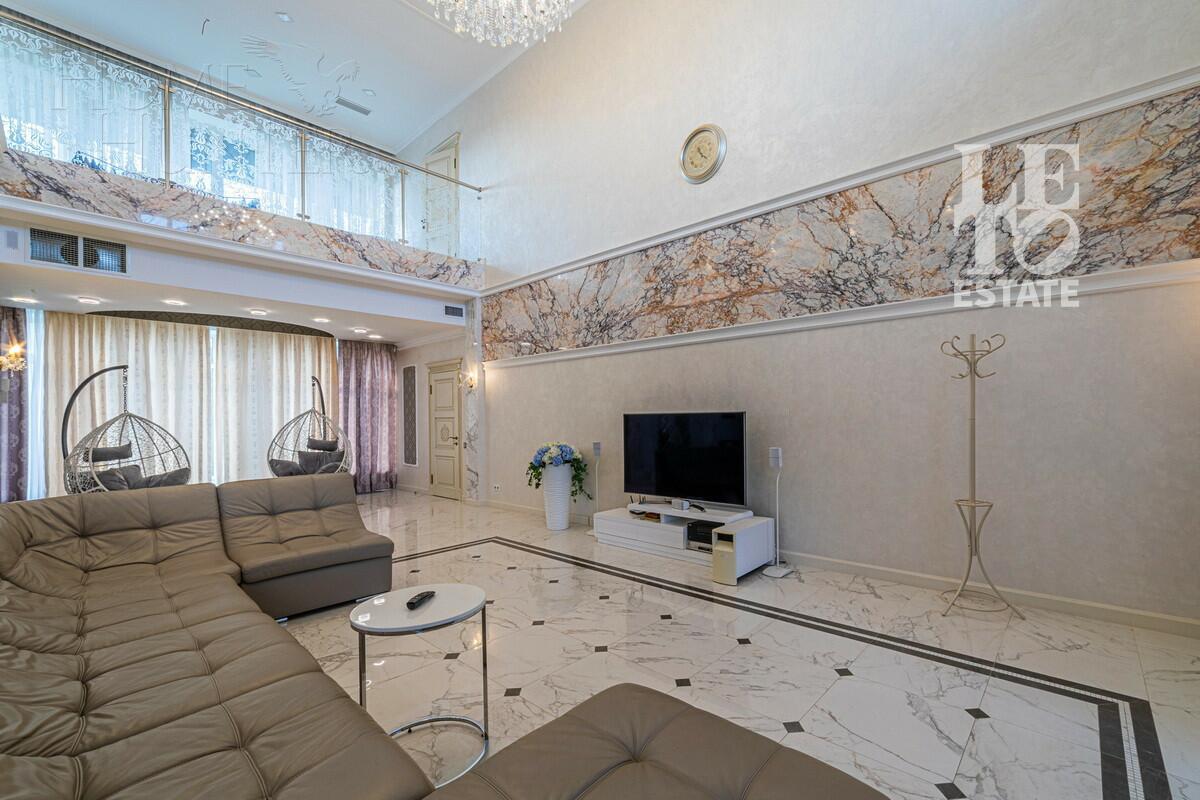 2-этажный коттедж 1 150 м² с отделкой