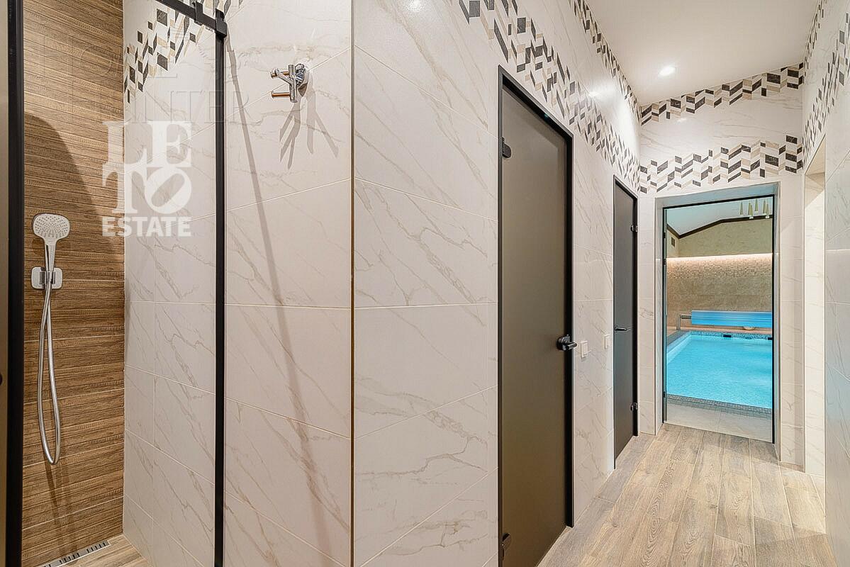 2-этажный коттедж 700 м² с отделкой