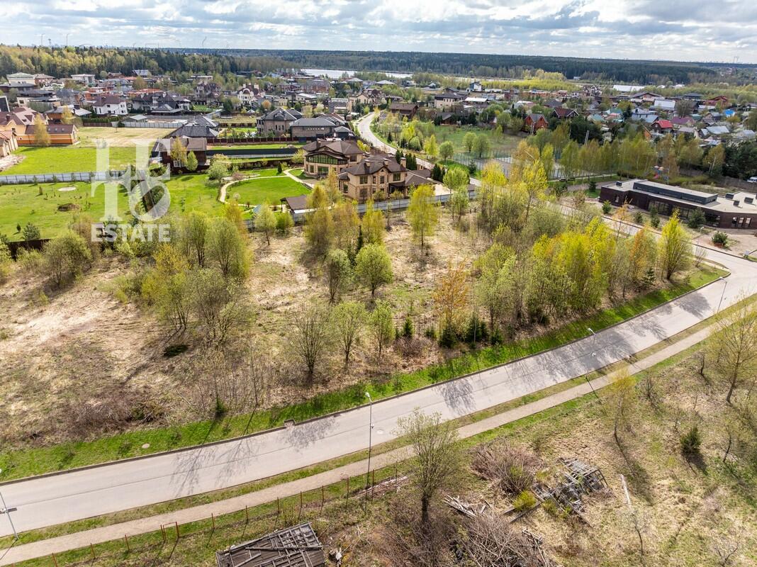 Участок 110.82 сот. в охраняемом поселке