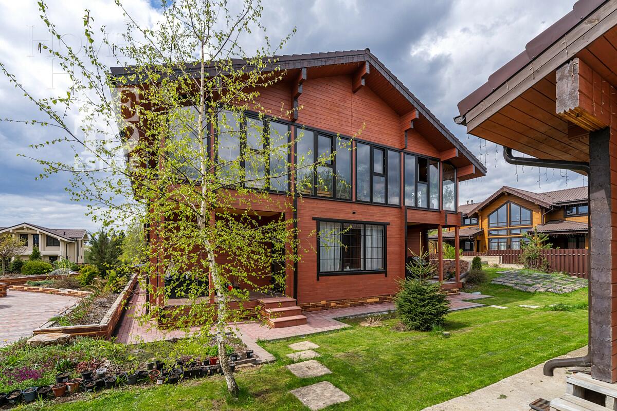 2-этажный коттедж 340 м² с отделкой