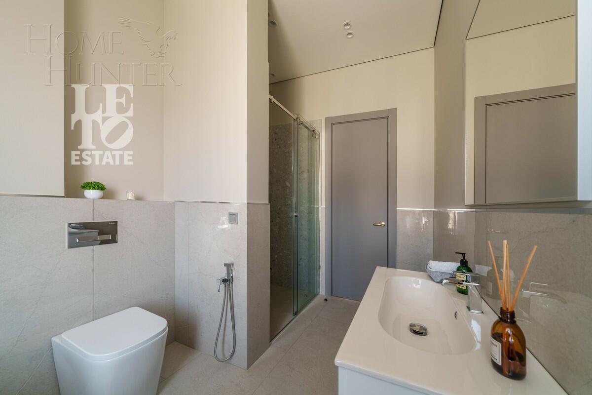 2-этажный коттедж 242.4 м² с отделкой