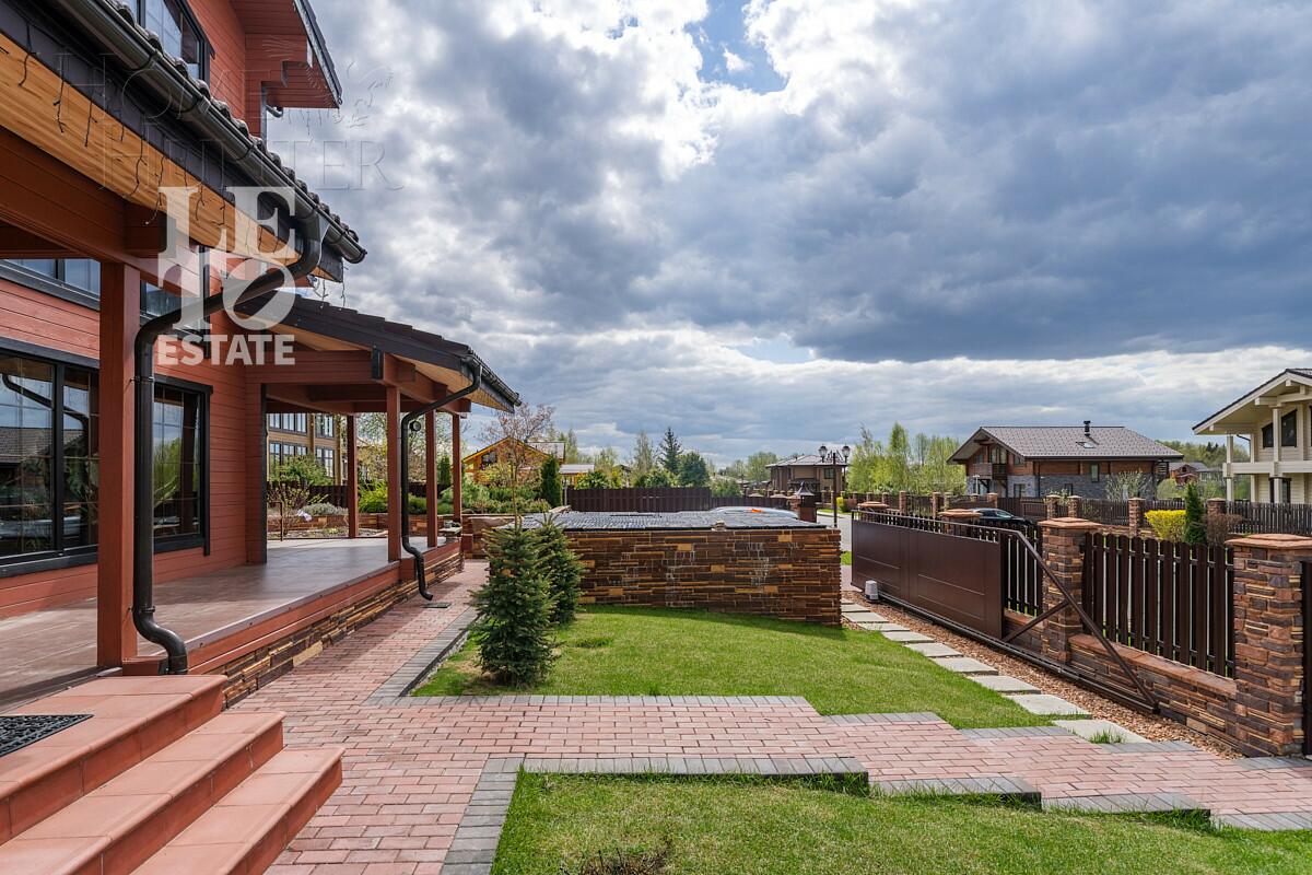 2-этажный коттедж 340 м² с отделкой