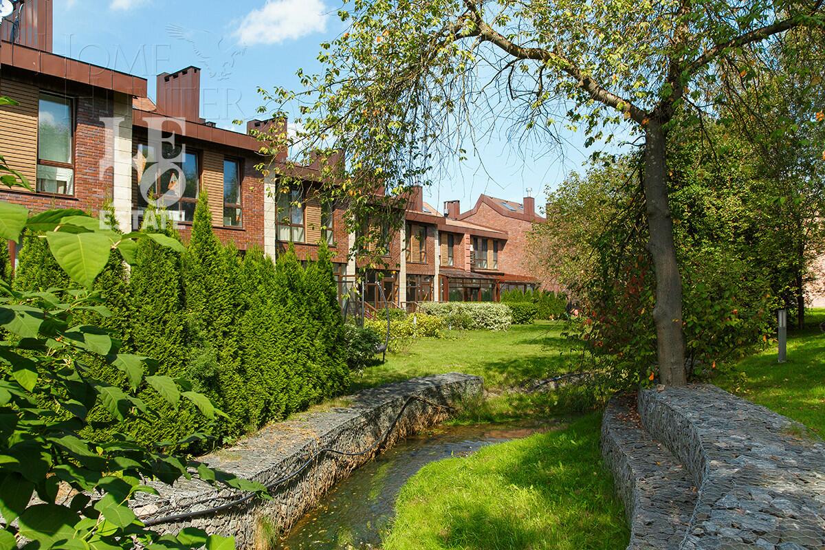 2-этажный таунхаус 270 м² без отделки