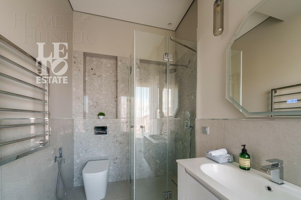 2-этажный коттедж 242.4 м² с отделкой