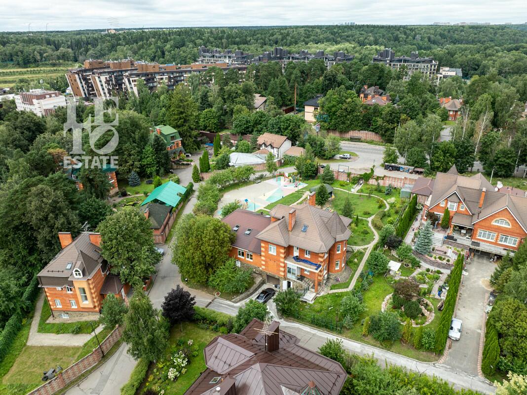 2-этажный коттедж 450 м² с отделкой