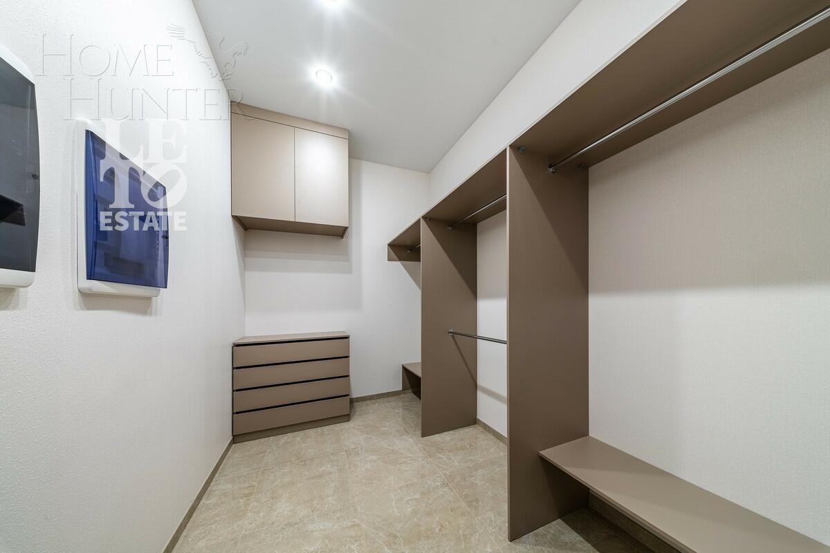 2-этажный коттедж 240 м² с отделкой