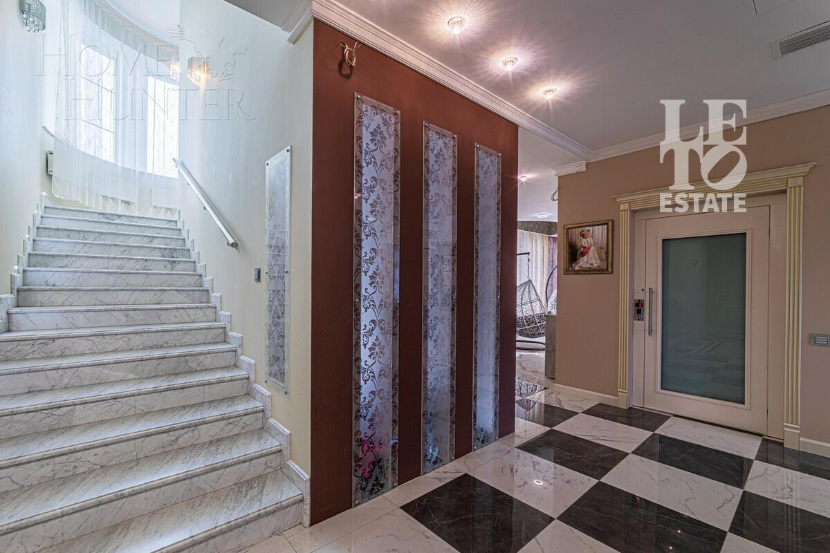 2-этажный коттедж 1 150 м² с отделкой