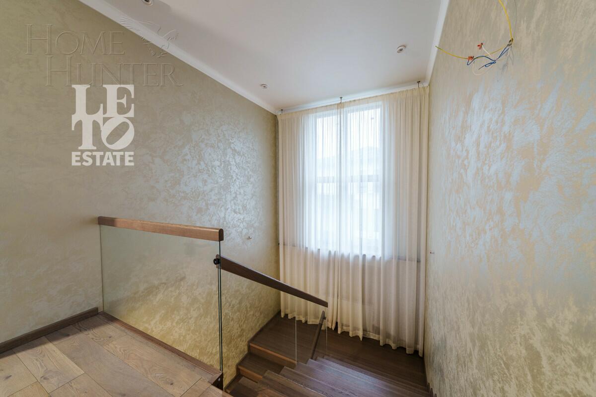 2-этажный коттедж 400 м² с отделкой