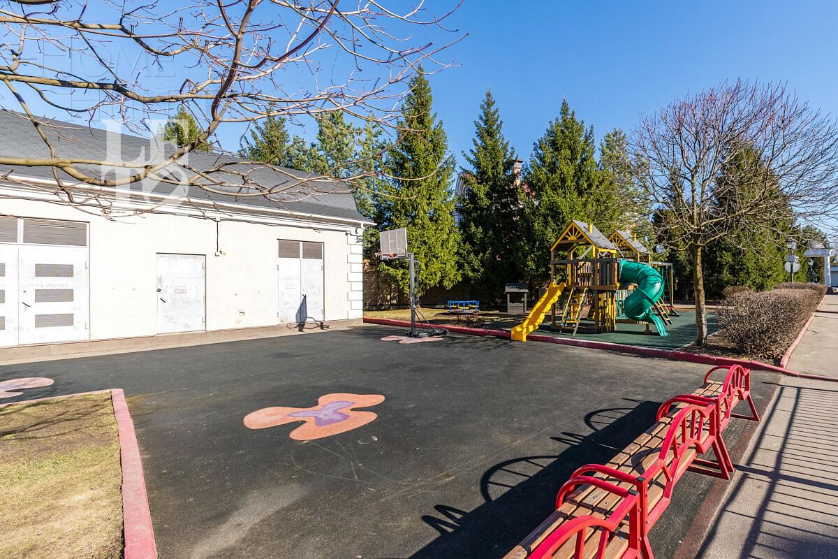 3-этажный коттедж 660 м² с отделкой