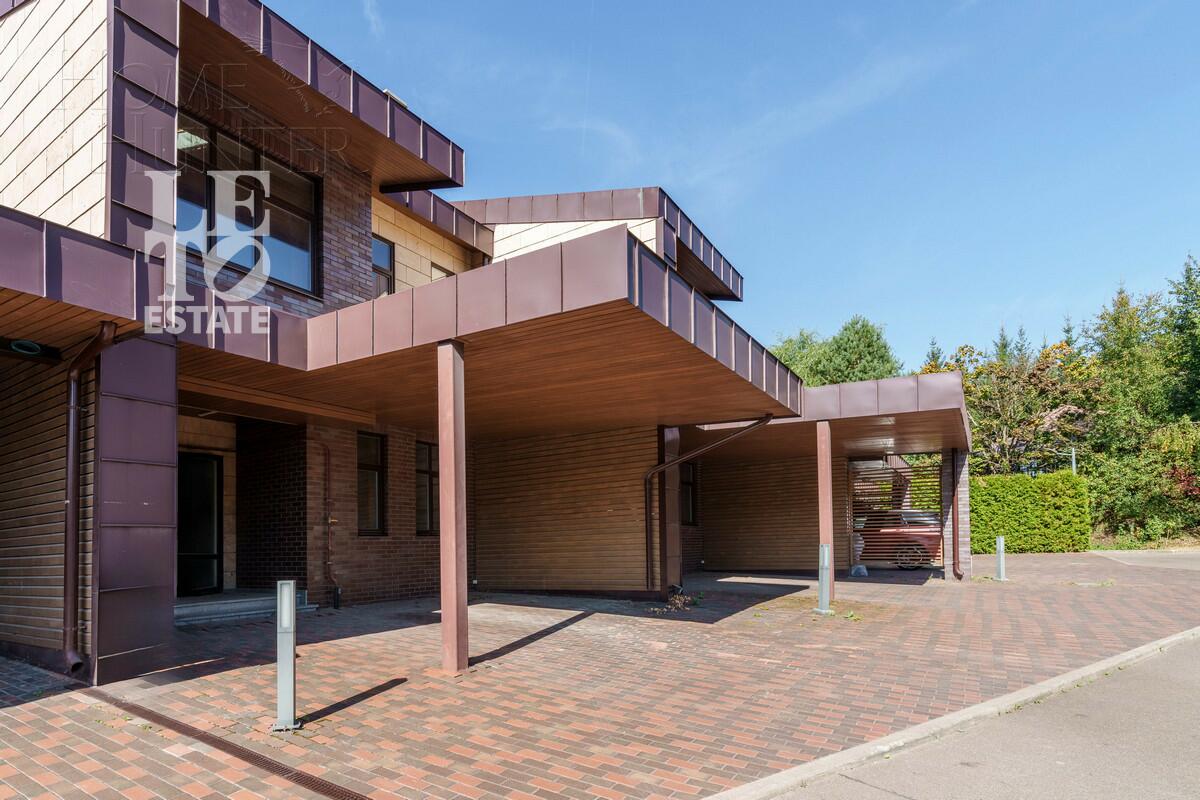 2-этажный таунхаус 270 м² без отделки