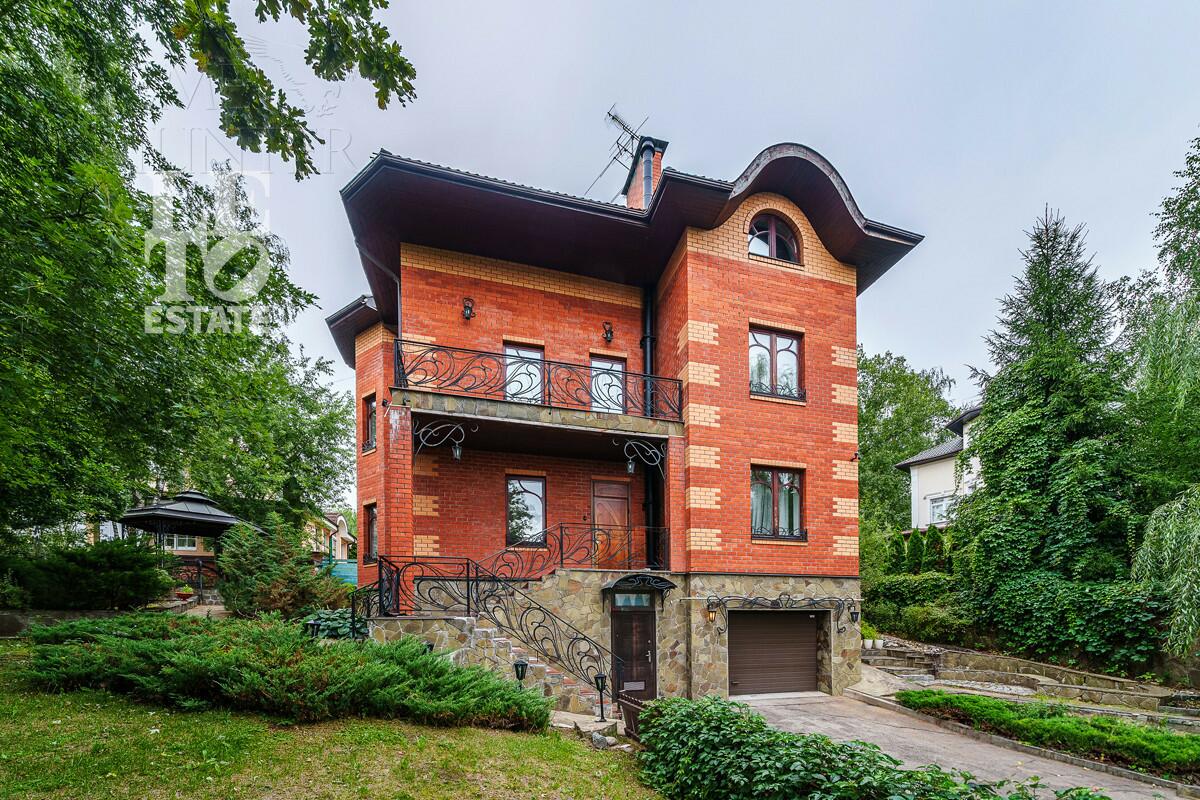 2-этажный коттедж 450 м² с отделкой