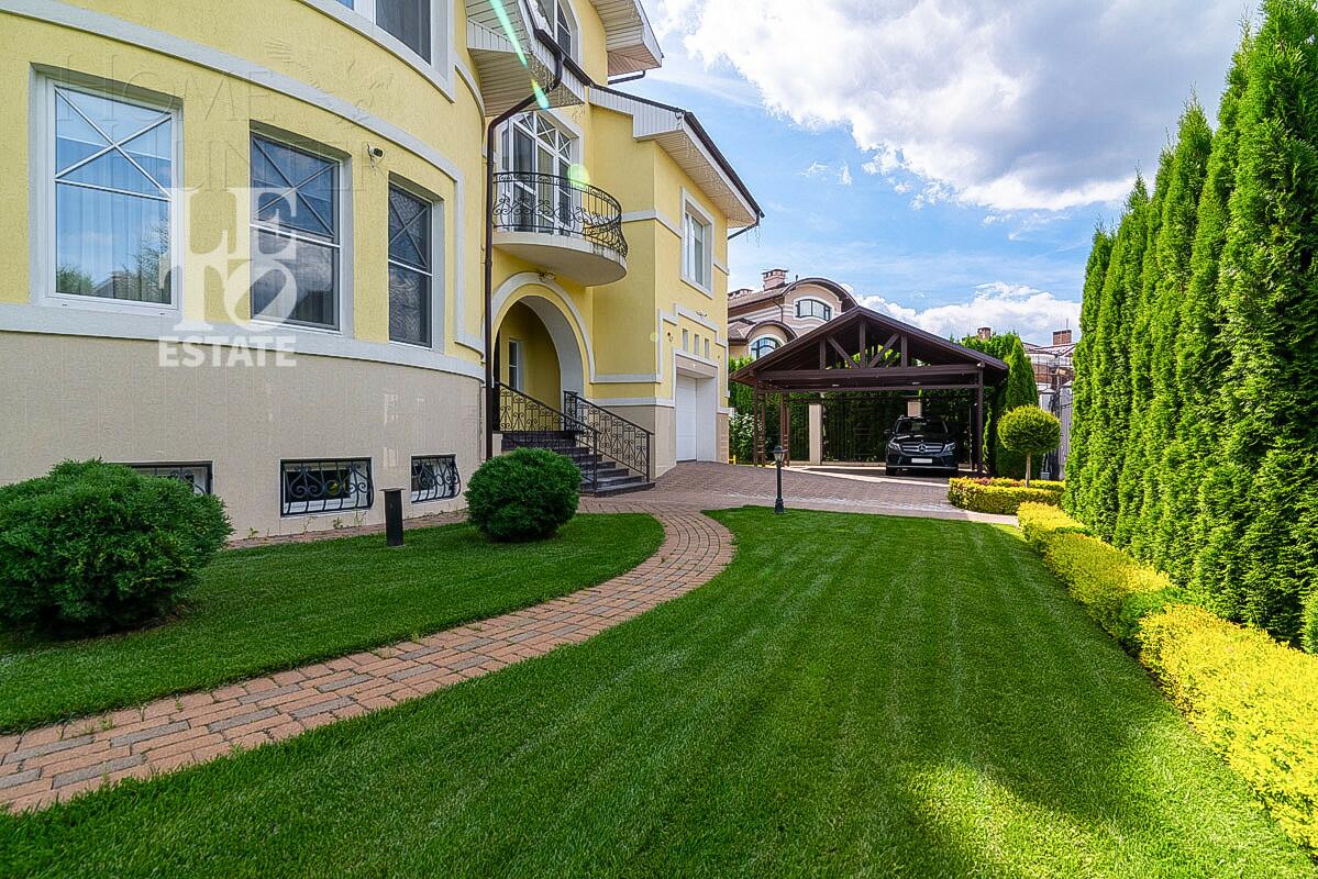 2-этажный коттедж 700 м² с отделкой