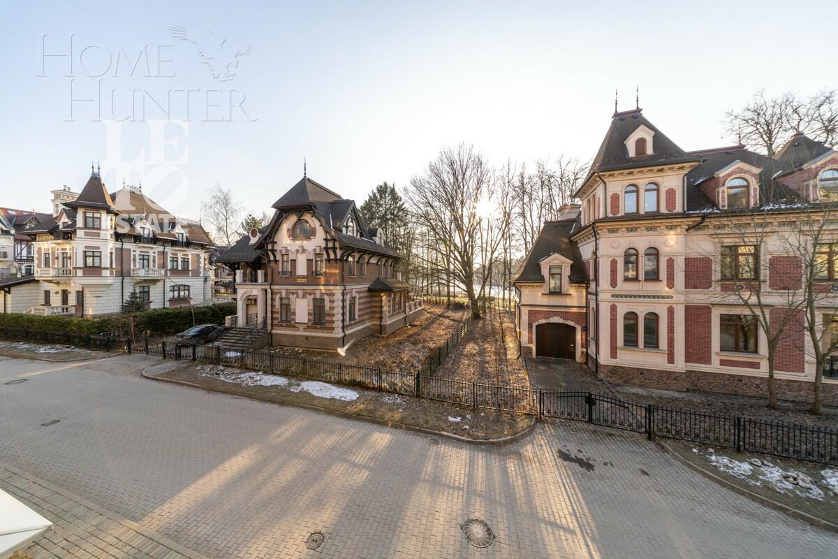 4-этажный таунхаус 395 м² без отделки