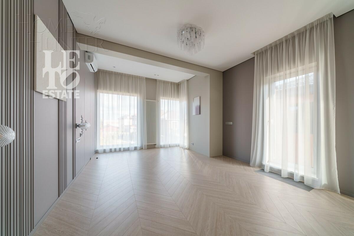 2-этажный коттедж 242.4 м² с отделкой
