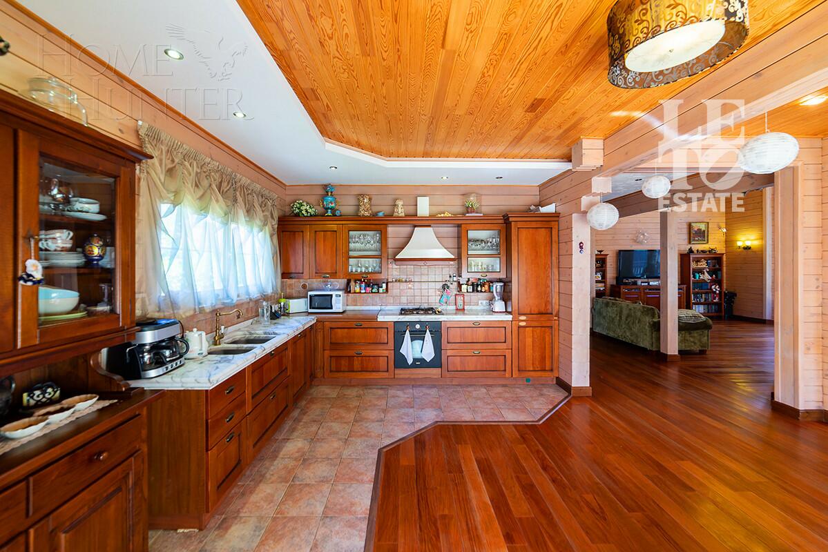 2-этажный коттедж 350 м² с отделкой