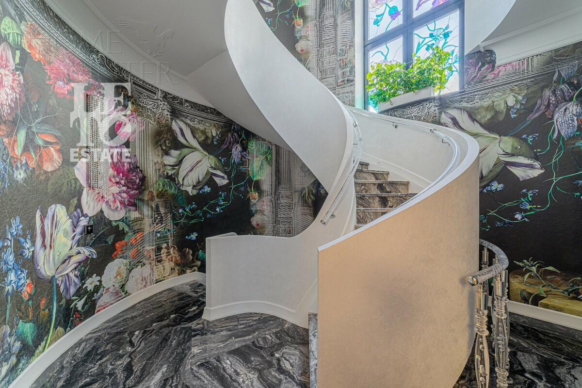 3-этажный коттедж 1 200 м² с отделкой