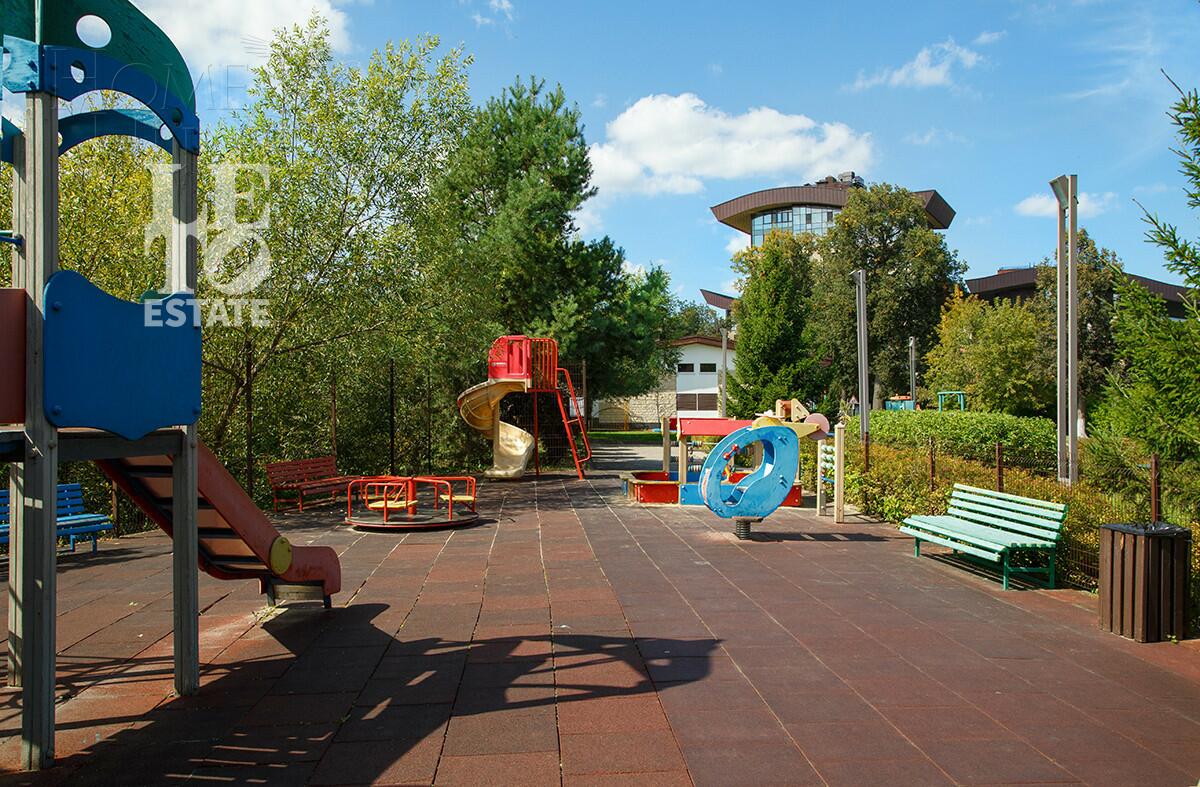 2-этажный таунхаус 270 м² без отделки