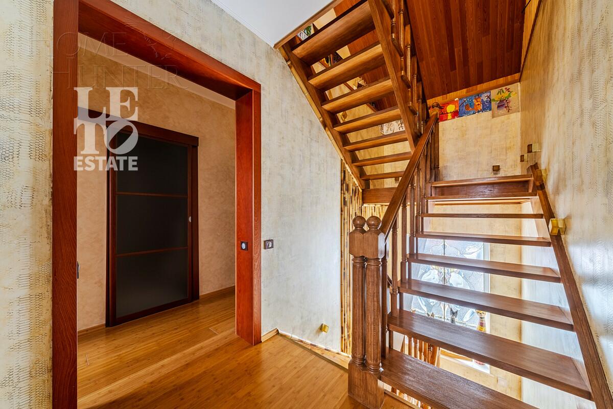 2-этажный коттедж 554 м² с отделкой