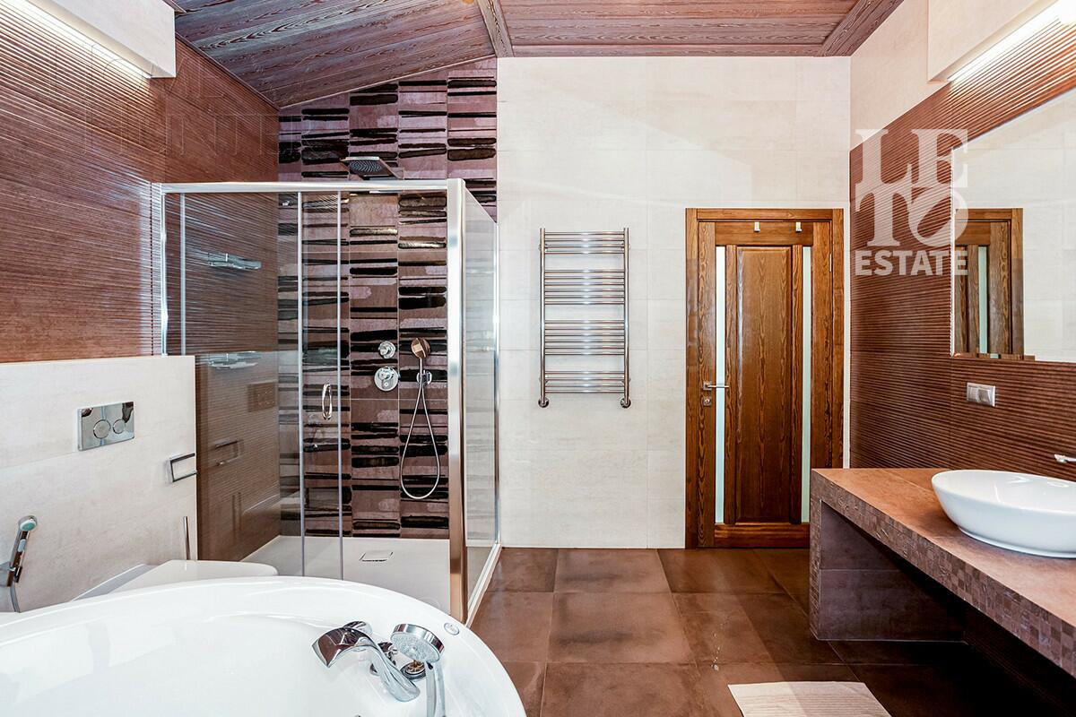 2-этажный коттедж 302 м² с отделкой