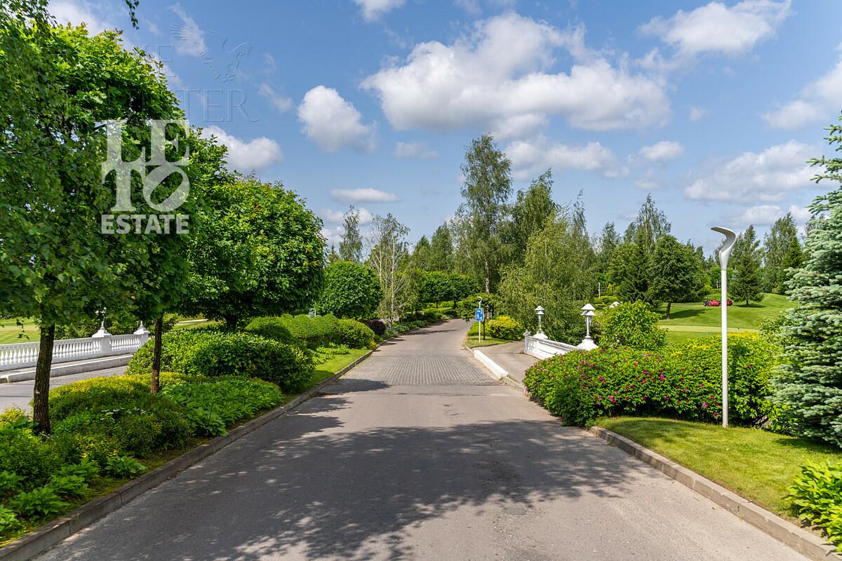 2-этажный коттедж 891 м² без отделки