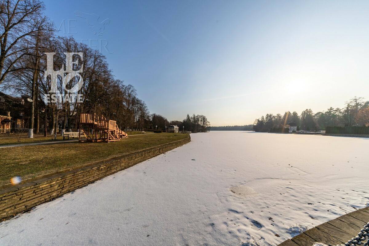 4-этажный таунхаус 395 м² без отделки