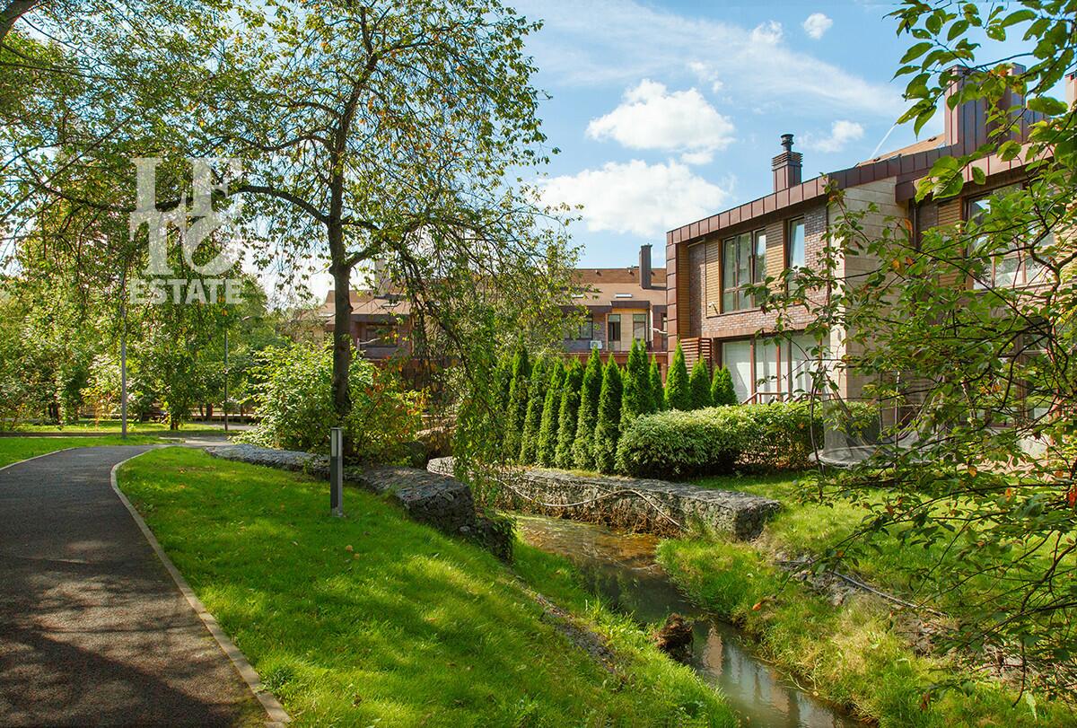 2-этажный таунхаус 270 м² без отделки