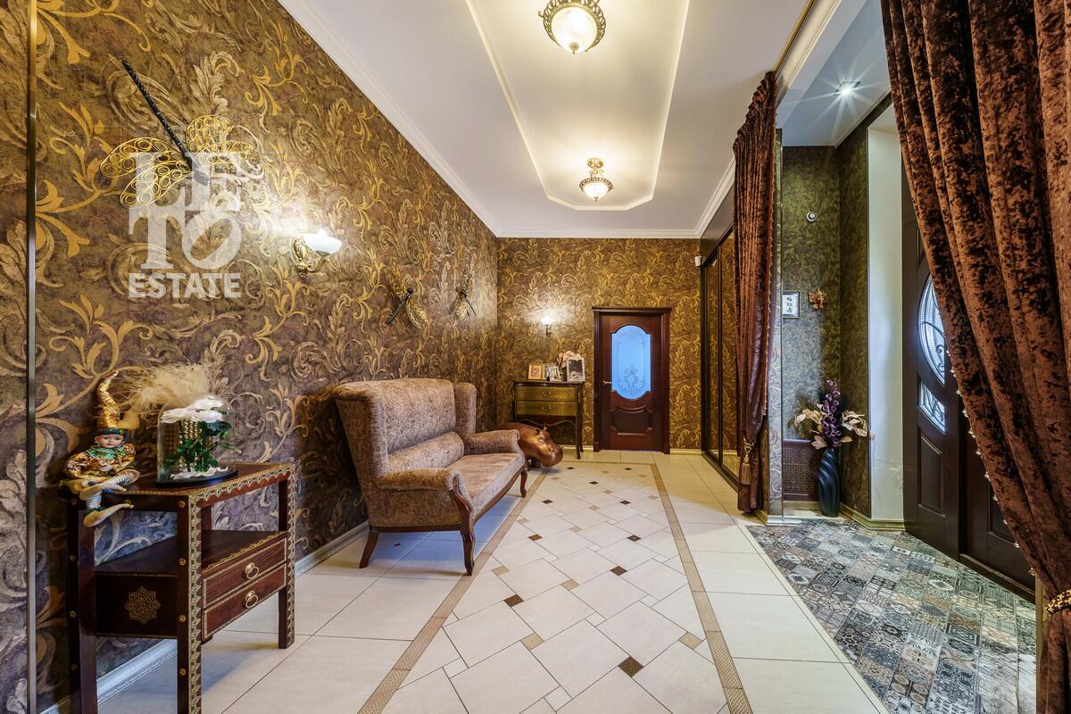 2-этажный коттедж 1 100 м² с отделкой