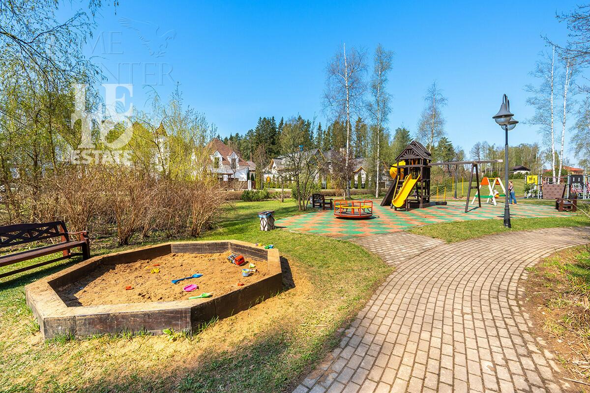 2-этажный коттедж 1 100 м² с отделкой