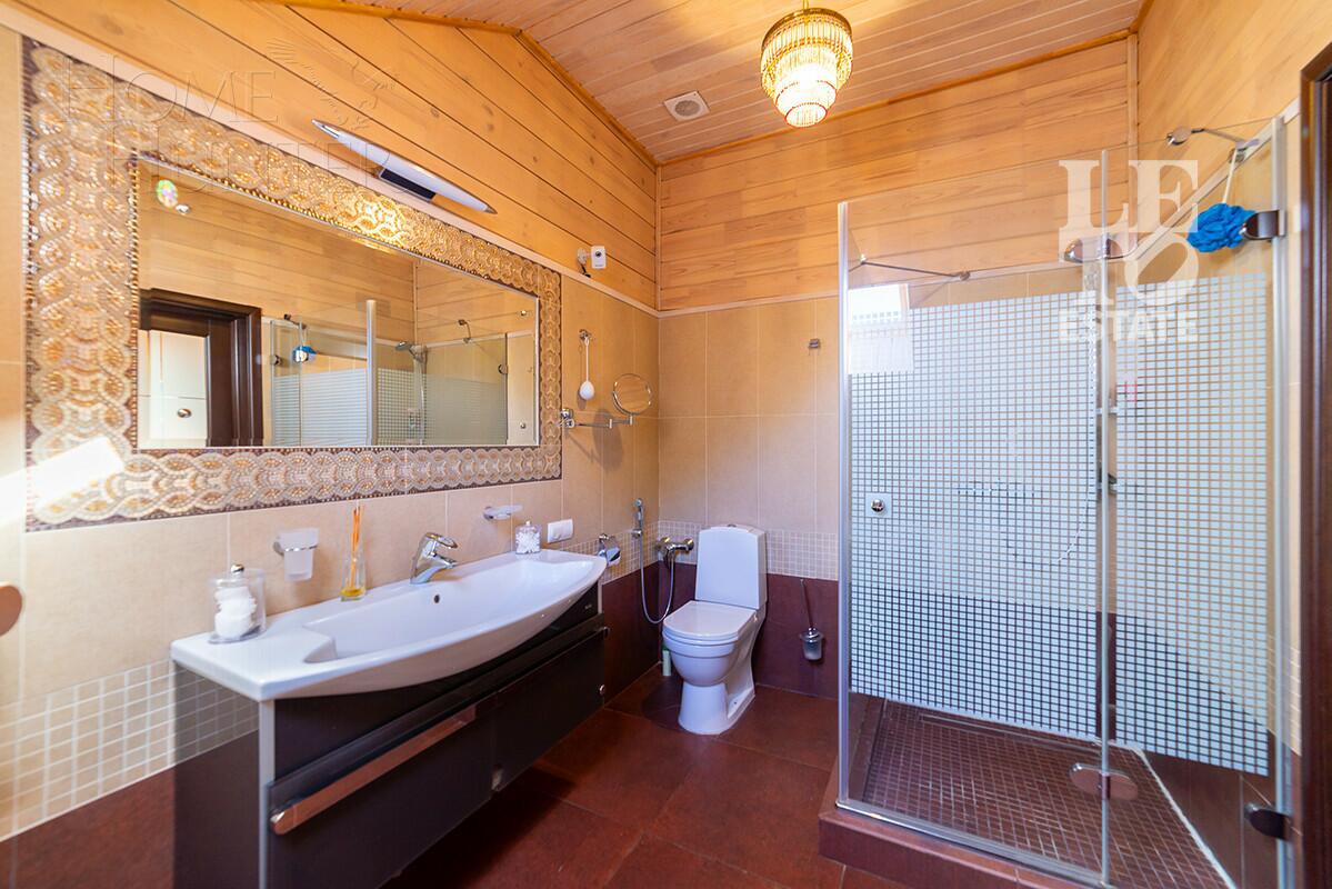 2-этажный коттедж 350 м² с отделкой