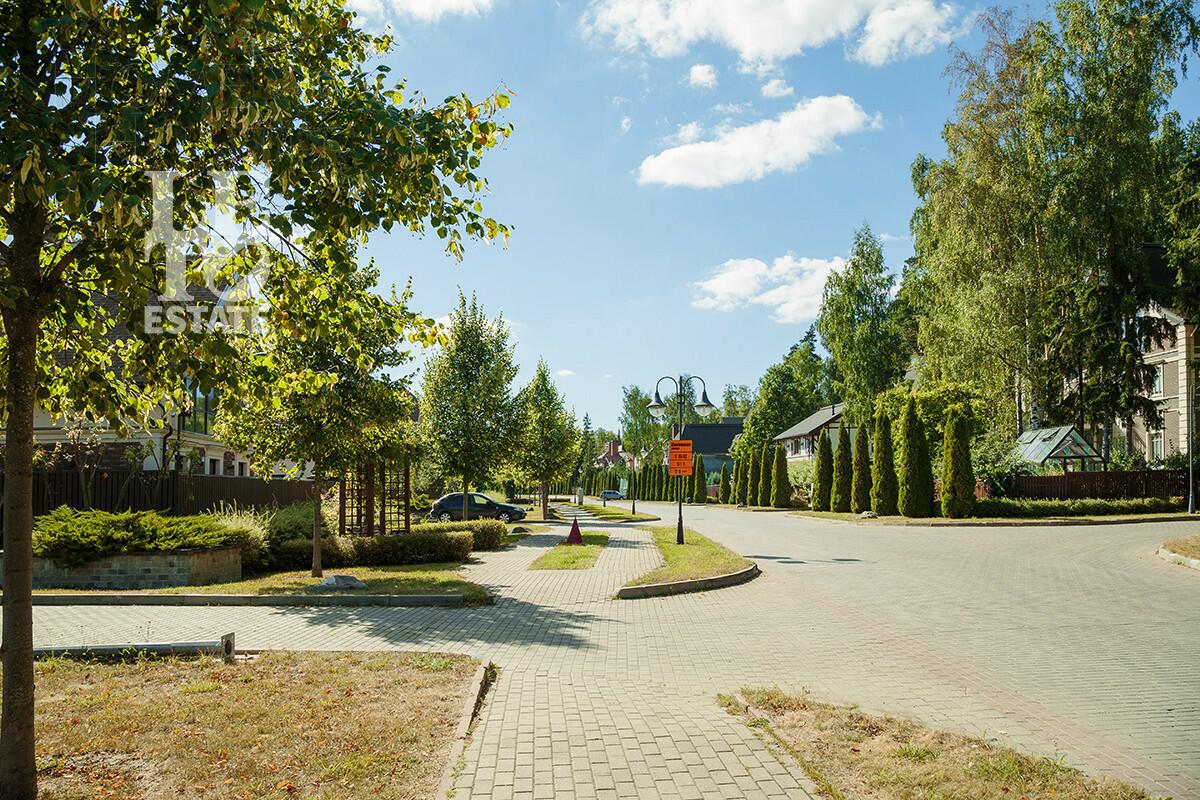 3-этажный коттедж 1 200 м² с отделкой