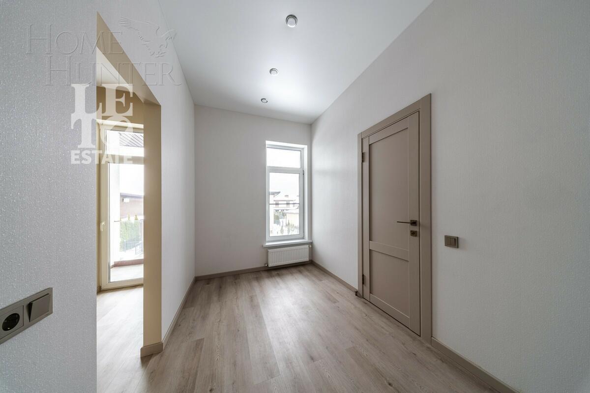 2-этажный коттедж 240 м² с отделкой