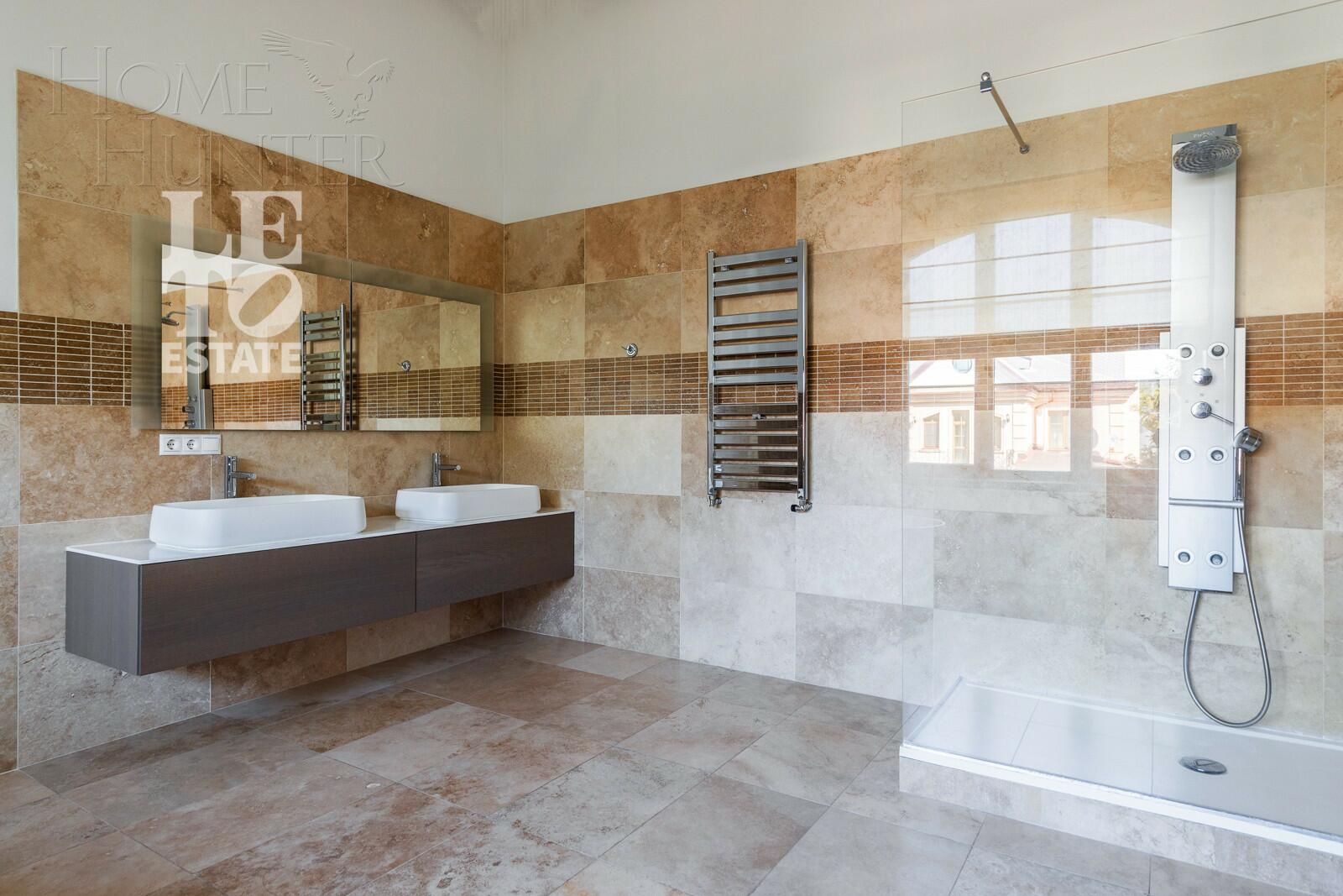 3-этажный коттедж 660 м² с отделкой