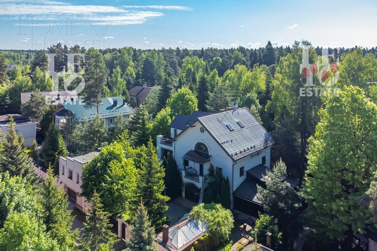 3-этажный коттедж 520 м² с отделкой