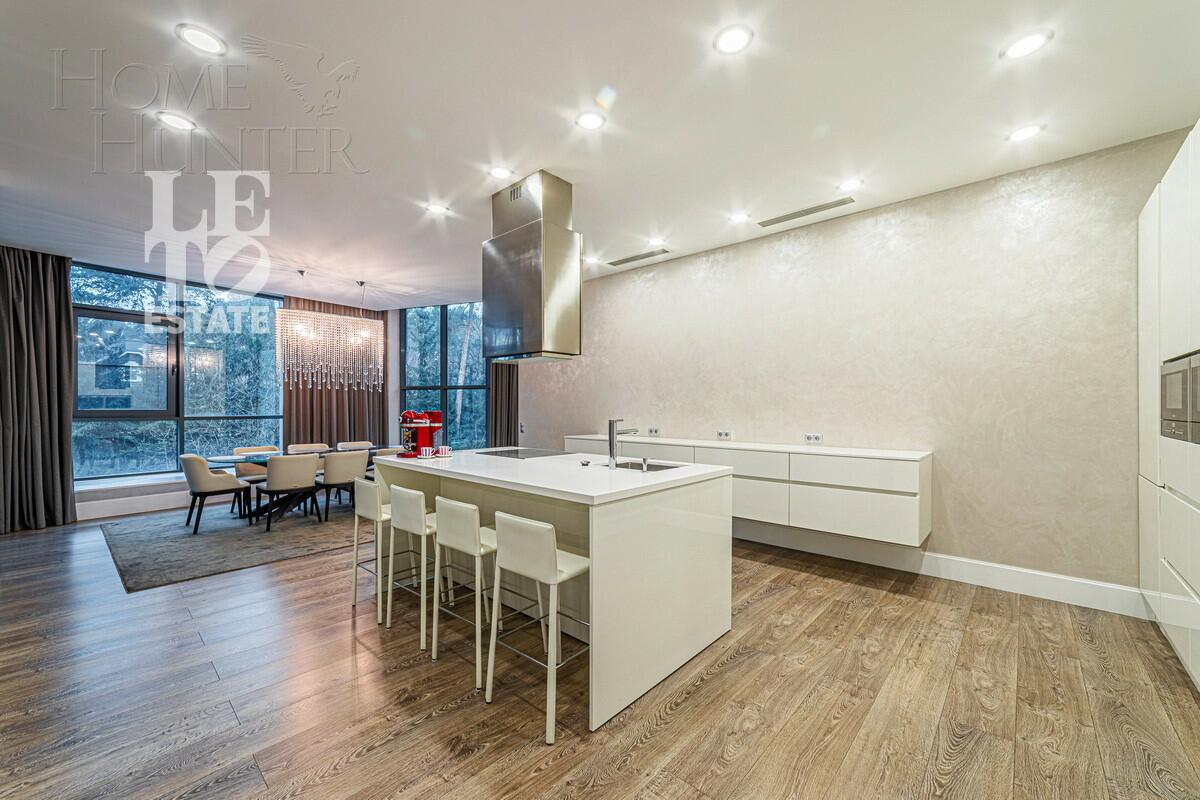 3-КОМН. КВАРТИРА С ОТДЕЛКОЙ 220 М² НА 2 ЭТАЖЕ