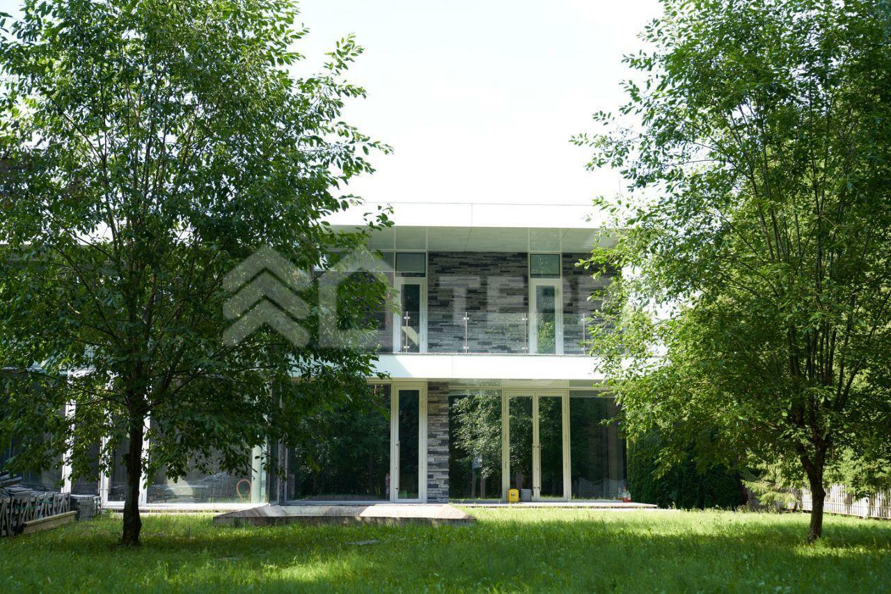 3-этажный коттедж 1 546 м² без отделки