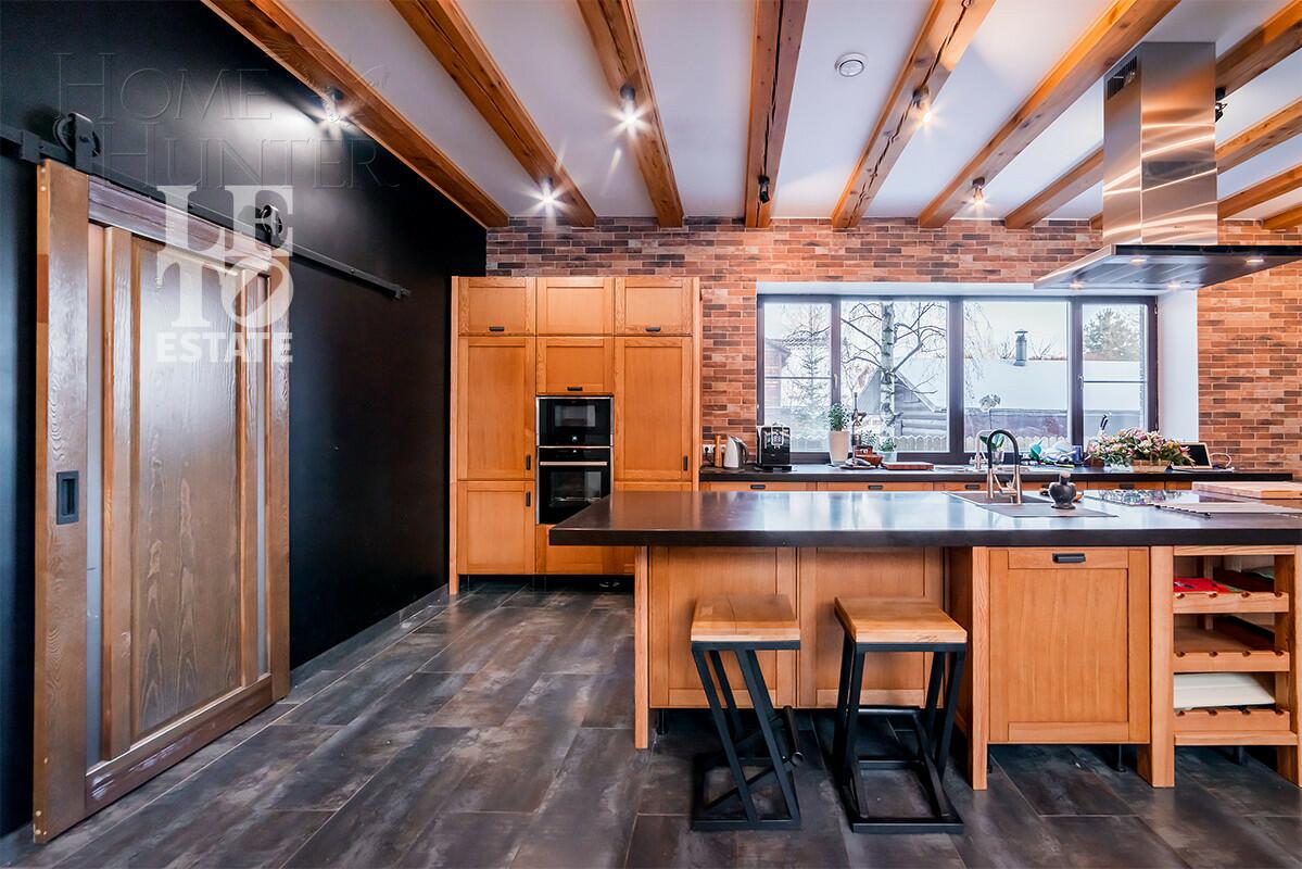 2-этажный коттедж 302 м² с отделкой