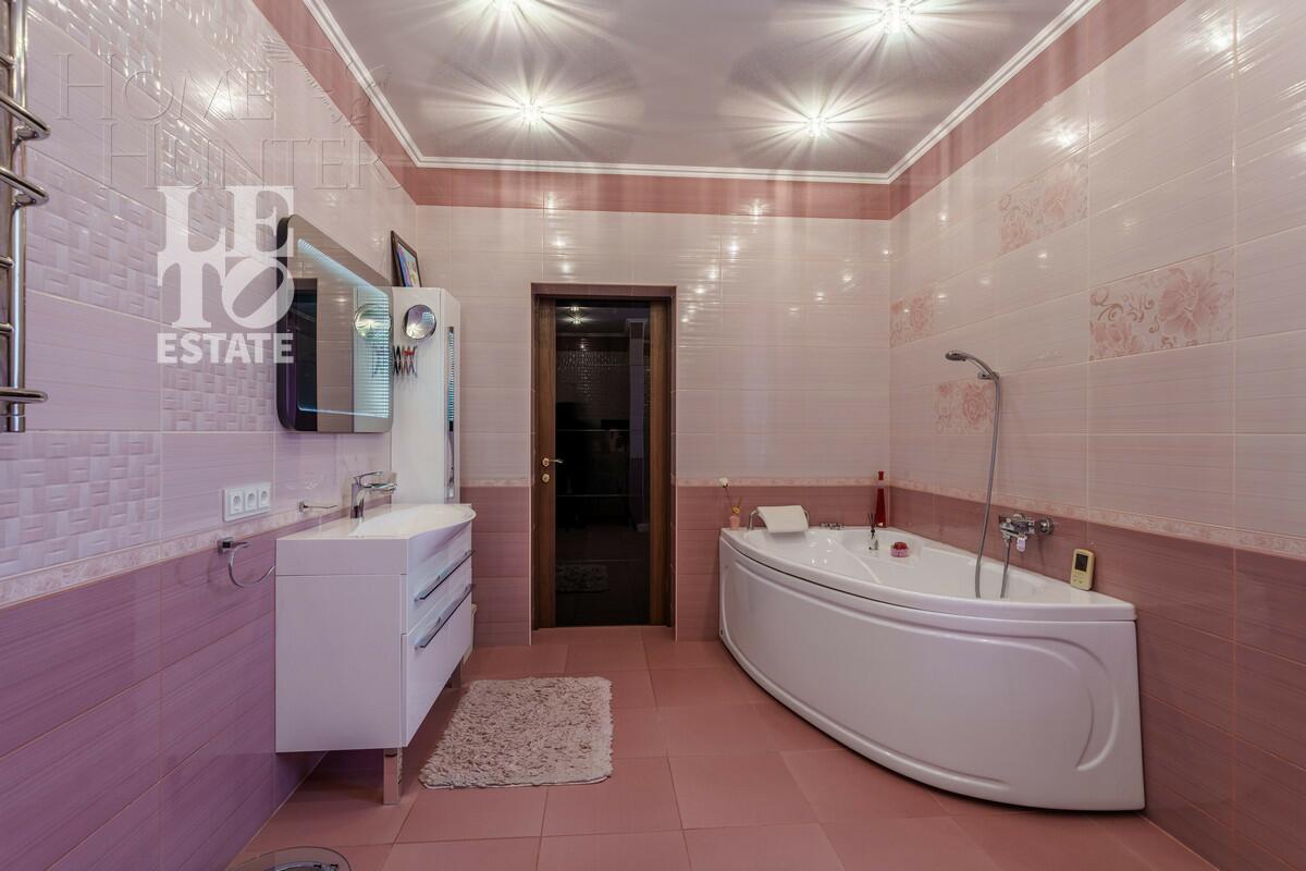 2-этажный коттедж 500 м² с отделкой