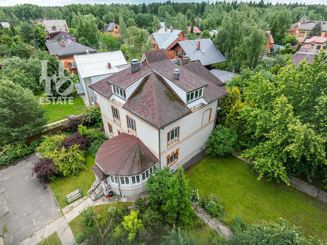 2-этажный коттедж 387.2 м² с отделкой