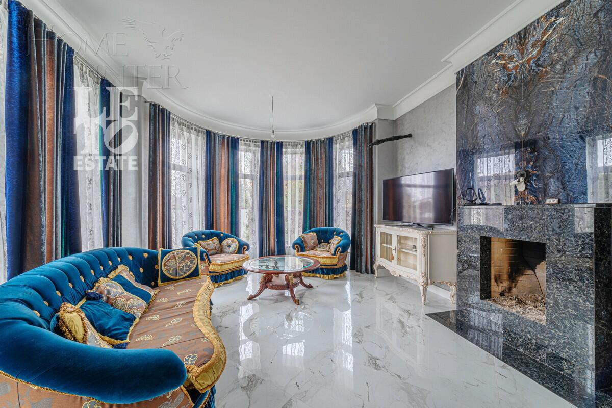 3-этажный коттедж 350 м² с отделкой