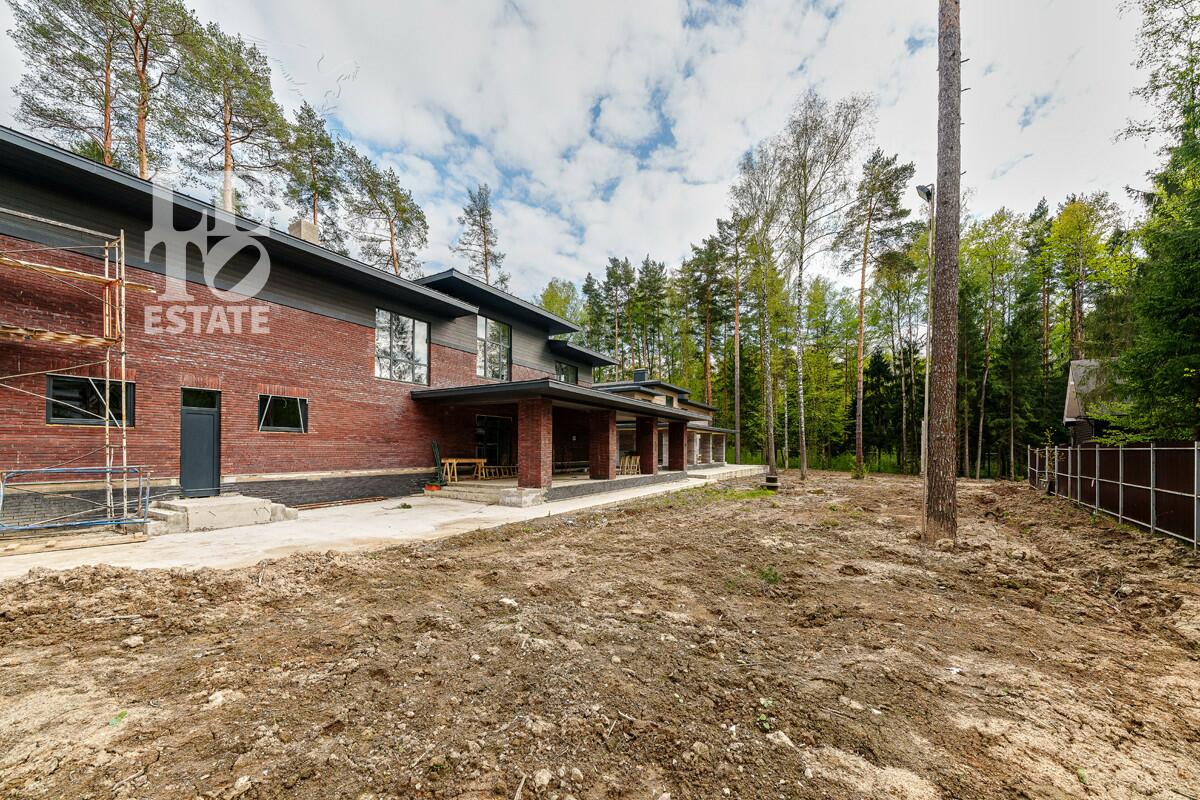 2-этажный коттедж 460 м² без отделки