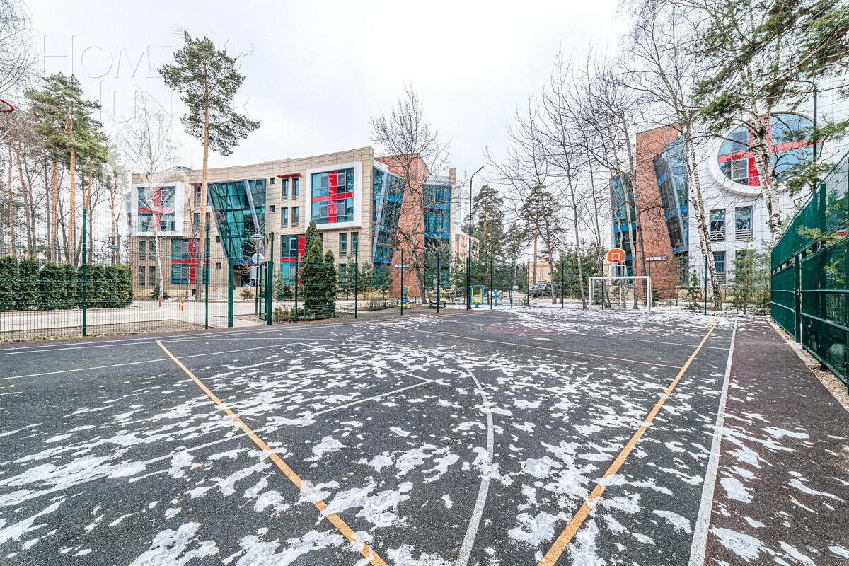 3-КОМН. КВАРТИРА С ОТДЕЛКОЙ 220 М² НА 2 ЭТАЖЕ