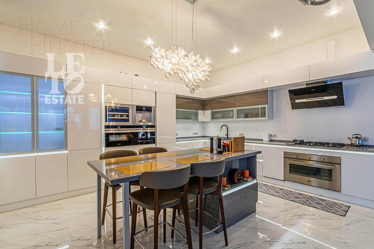 2-этажный коттедж 710 м² с отделкой