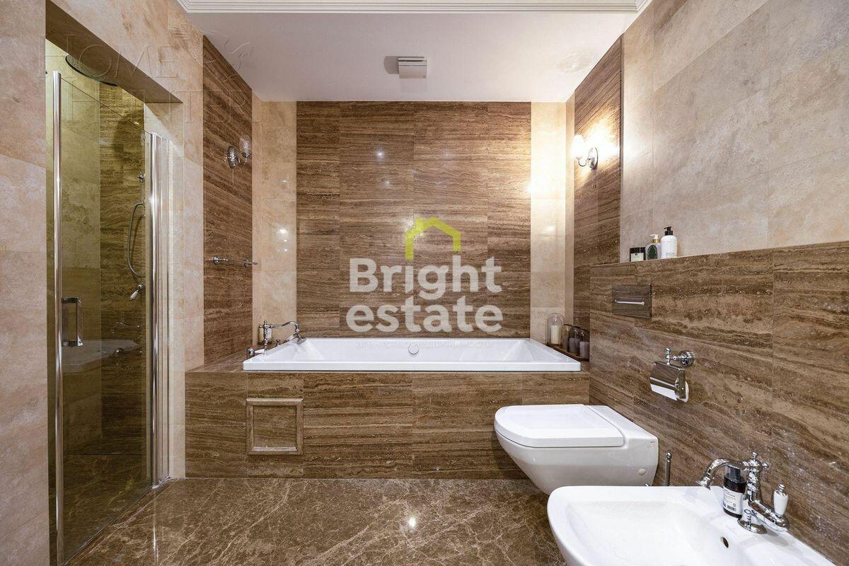 3-этажный таунхаус 270 м² с отделкой