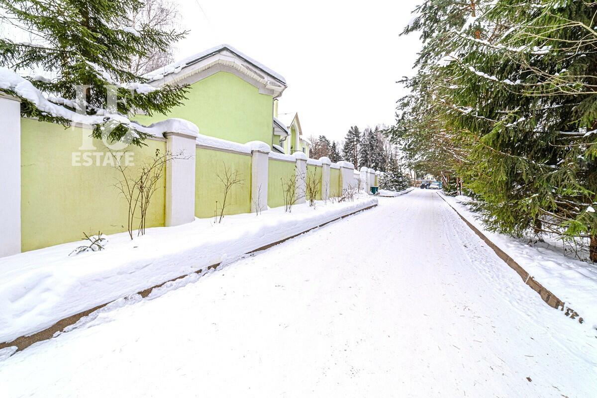 3-этажный коттедж 742 м² с отделкой