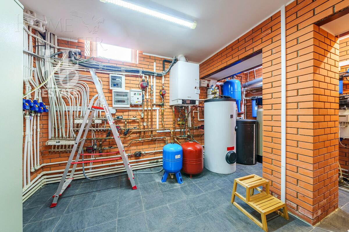 3-этажный коттедж 500 м² с отделкой