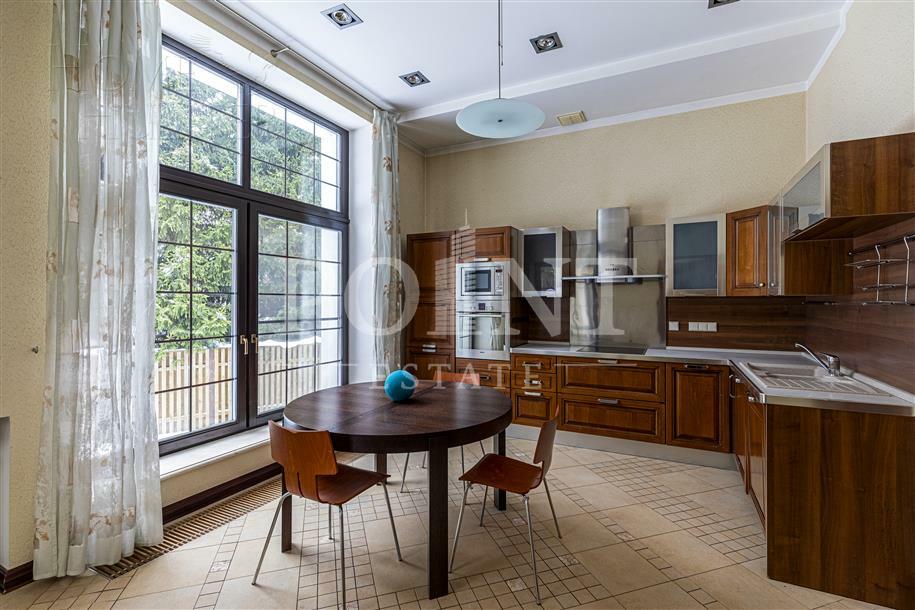 2-этажный коттедж 640 м² с отделкой