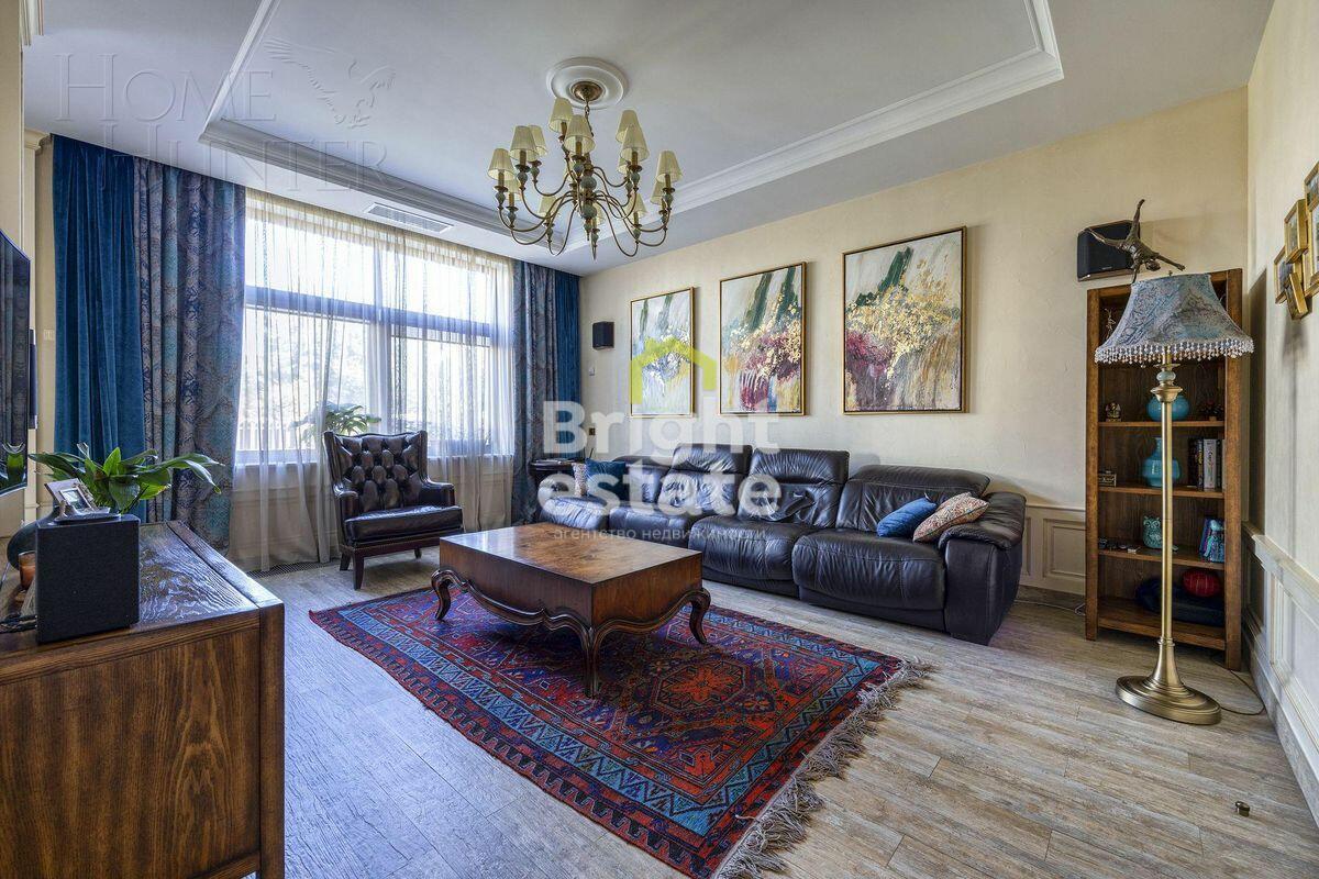 3-этажный таунхаус 270 м² с отделкой