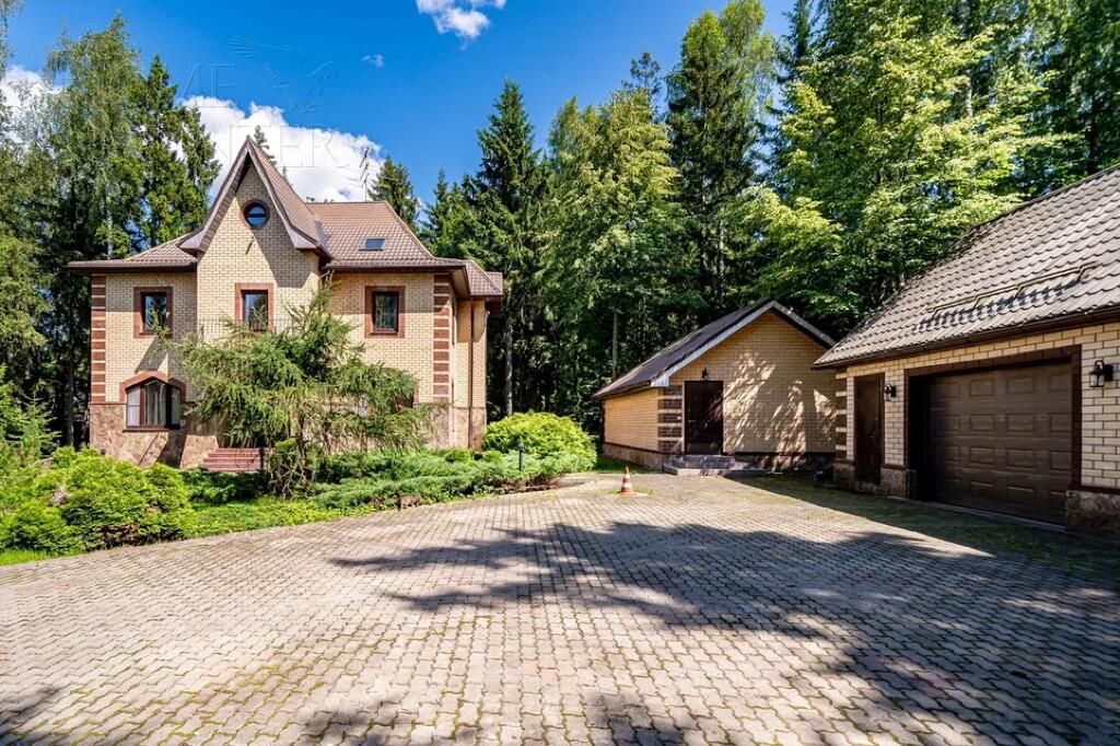 2-этажный коттедж 342 м² с отделкой