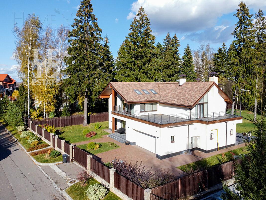 2-этажный коттедж 313 м² с отделкой