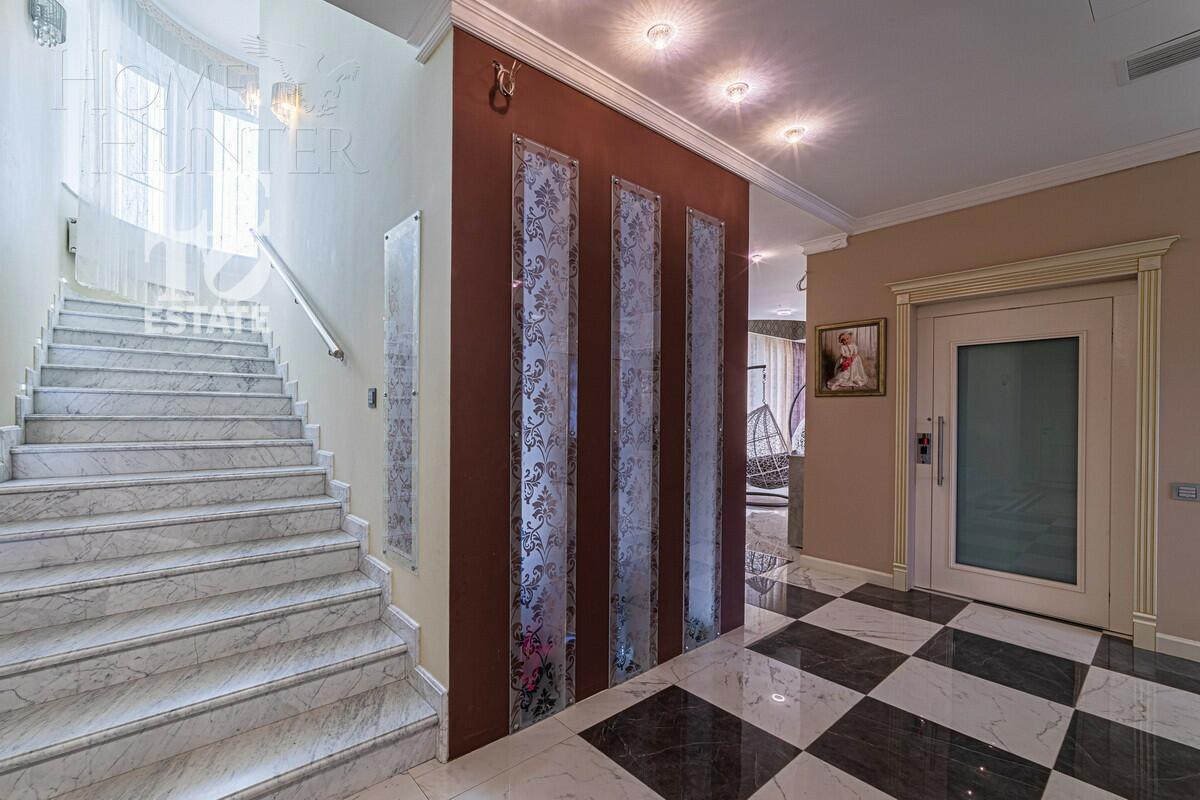 2-этажный коттедж 1 150 м² с отделкой